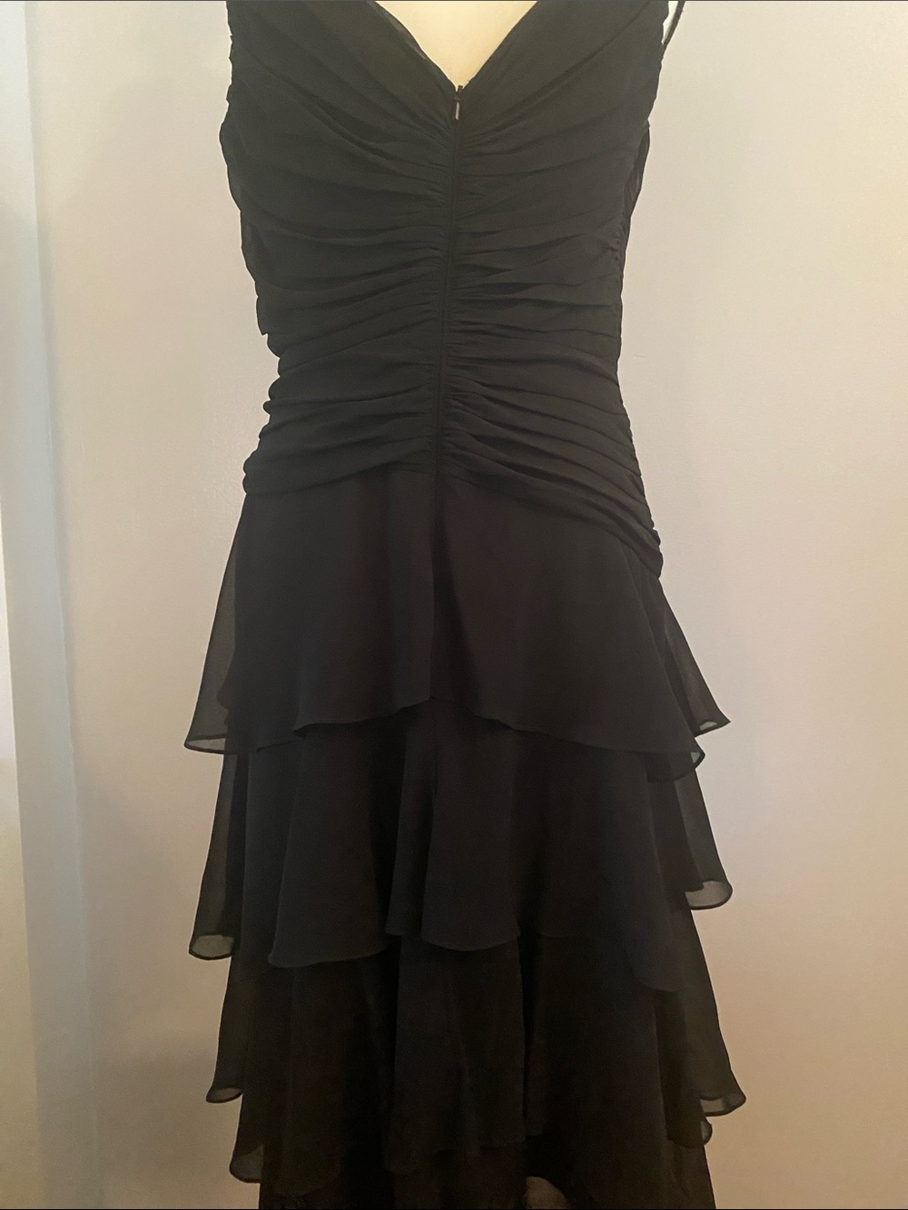 Tadashi shoji size 6 black dress perfect condition - Picture 6 of 9
